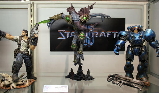 StarCraft II: Wings of Liberty - Фигурки Рейнора, Зератула и Тайкуса